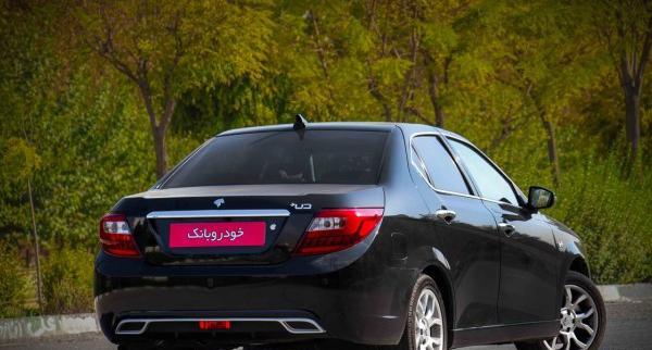 عکس دنا پلاس خاکستری متالیک