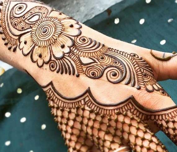 عکس نقش حنا عربی روی دست