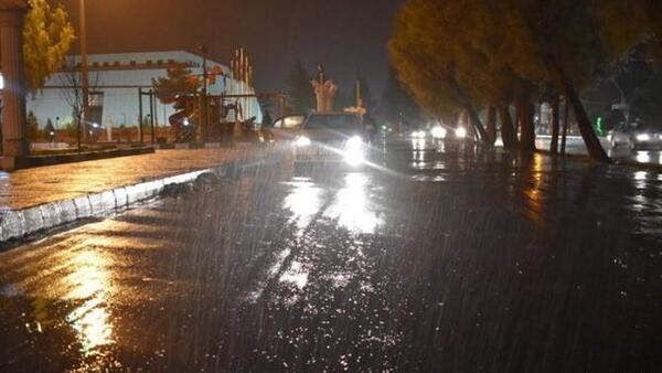 عکس بارش باران در شب