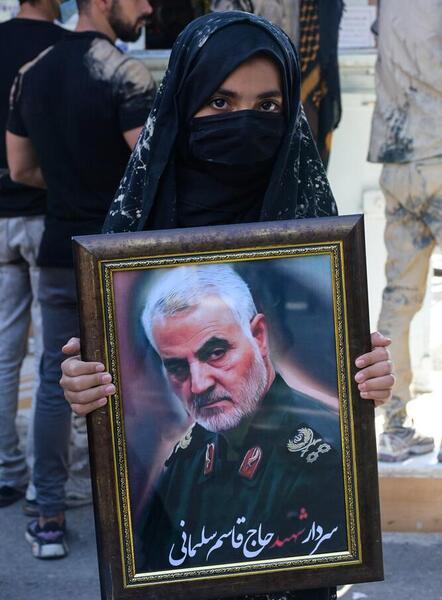 عکس حاج قاسم ما ملت امام حسینیم