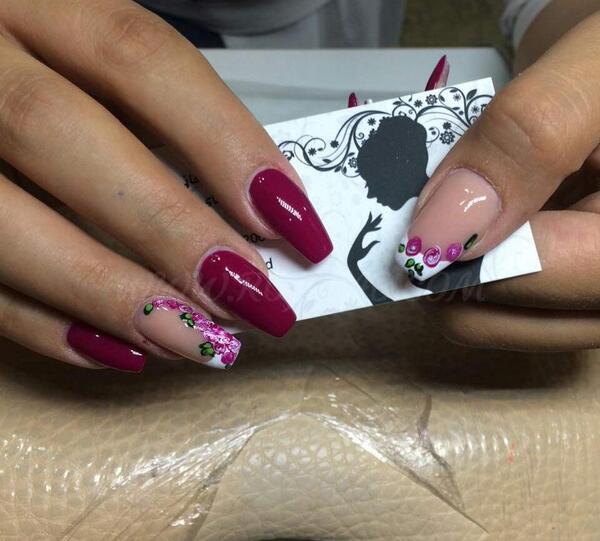 عکس طراحی ناخن طرح گل
