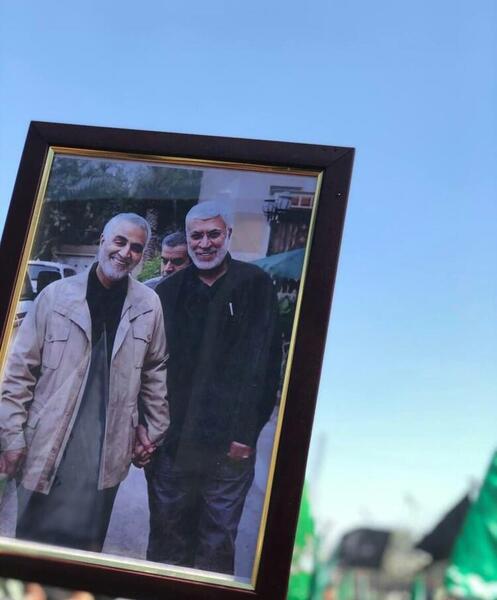 عکس سردار سلیمانی در بین الحرمین