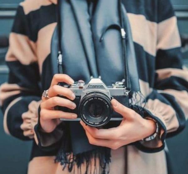 عکس فیک دختر عکاس