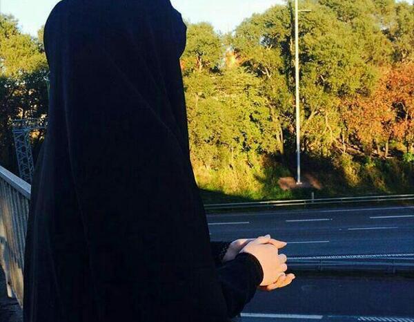 عکس دختر چادری سیاه سفید