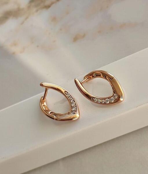عکس گوشواره بدل رنگ ثابت