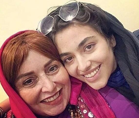 عکس ژاله صامتی با فرزندانش
