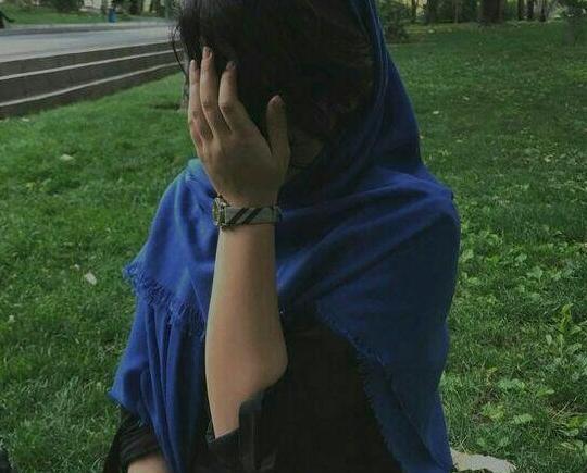 عکس دختر فیک در پارک
