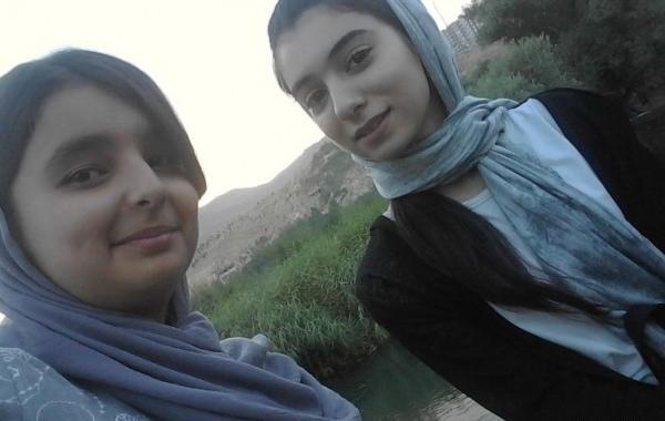 عکس دختر فیک در پارک