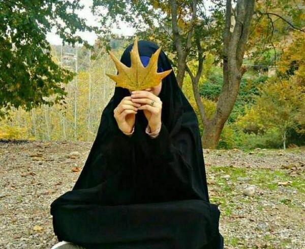 عکس دختر چادری در پاییز برای پروفایل