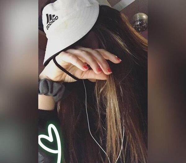 عکس پروف دخترونه کلاه دار