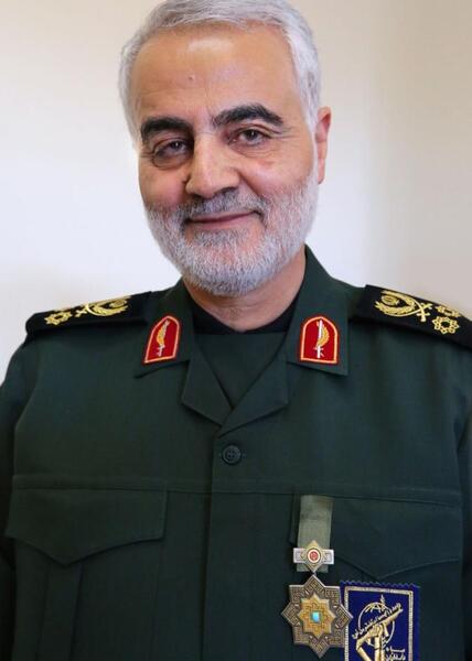 عکس حاج قاسم با لباس سپاه