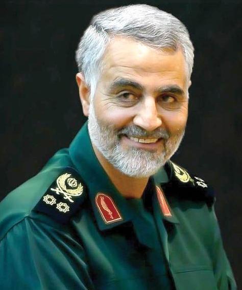 عکس حاج قاسم با لباس سپاه