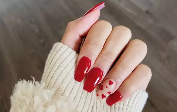 عکس مدل دیزاین ناخن قرمز