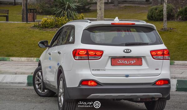 عکس ماشین کیا سورنتو 4 سیلندر gt لاین