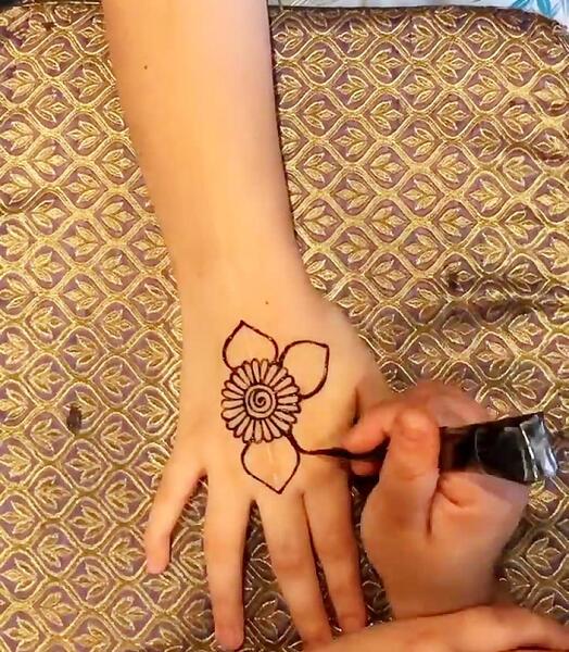 عکسهای کاشت ناخن گریم
