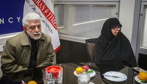 عکس خانواده شهید ابراهیم هادی