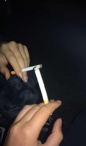 عکس فیک دختر سیگار