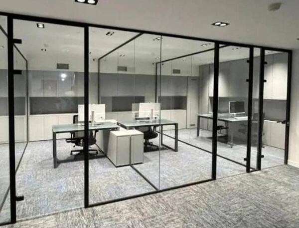 عکس پارتیشن اداری شیشه ای