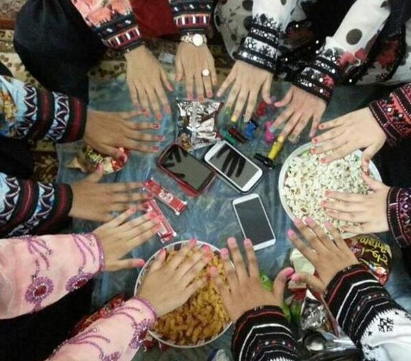 عکس دست دختر بلوچ خوشگل