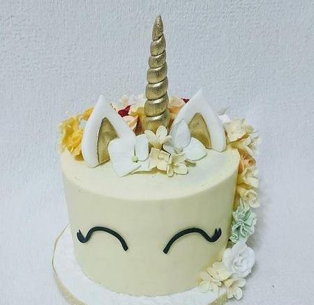 عکس اسب تک شاخ دخترونه