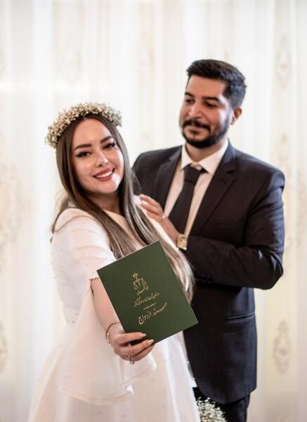 نامزدی ژست عکس دونفره در آتلیه