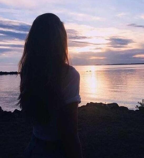 عکس پروفایل دخترونه شیک لب دریا