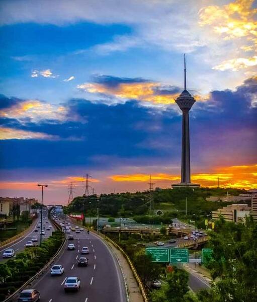 عکس برج میلاد از دور