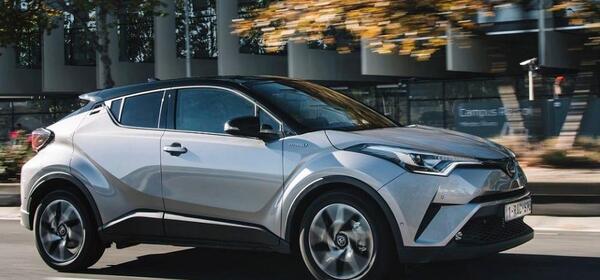 عکس ماشین تویوتا c-hr هیبرید