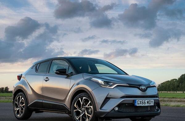عکس ماشین تویوتا c-hr هیبرید