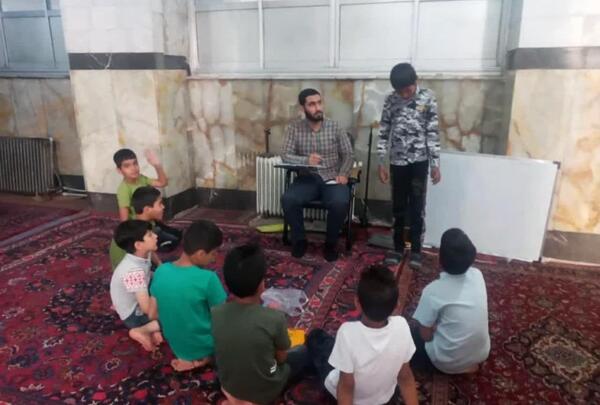 عکس شهید آرمان علی وردی در کربلا