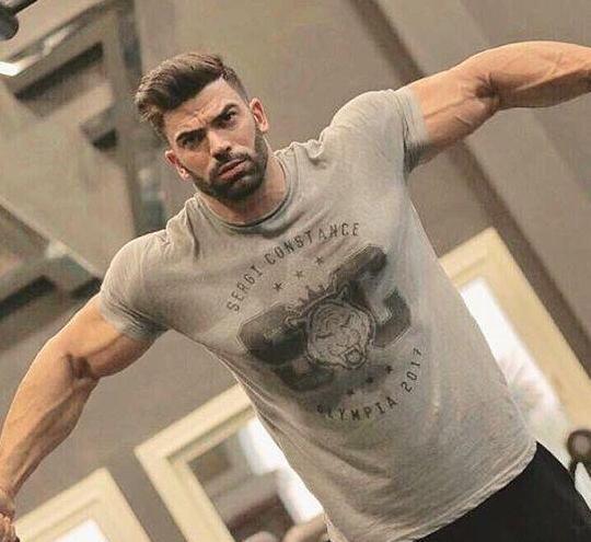 عکس پسر خوش تیپ هیکلی