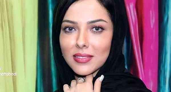 عکس لیلا اوتادی با موتور
