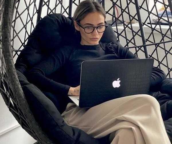 عکس پروفایل دختر مستقل بدون متن
