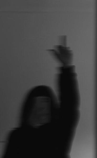 عکس پروفایل دخترانه غمگین مشکی