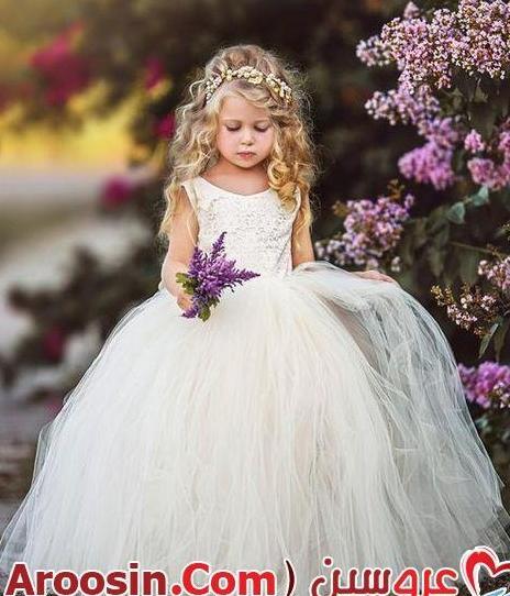 ژست عکس کودک با لباس عروس