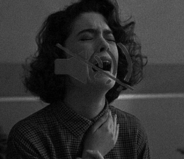 عکس پروفایل دخترونه خفن گریه