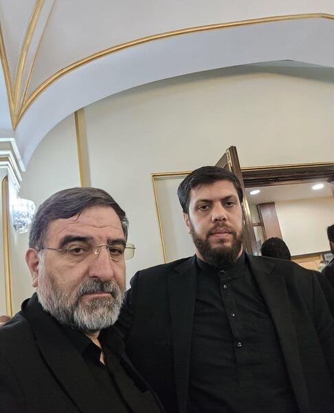 عکس بادیگارد رئیسی که داخل هلیکوپتر بود