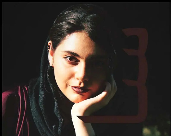 عکس عاطفه در نیسان آبی