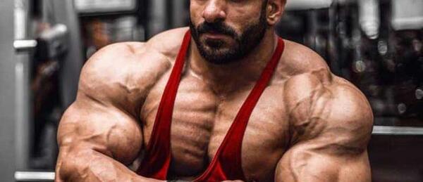 عکس سیکس پک هادی چوپان