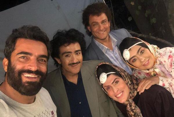 عکس نیسان آبی چهار در