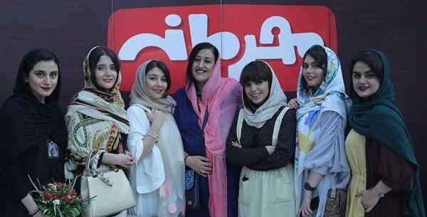 عکس عاطفه در نیسان آبی ۲
