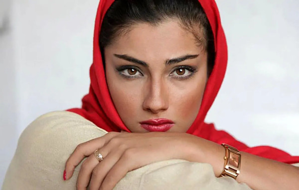 عکس محیا دهقانی در مستوران