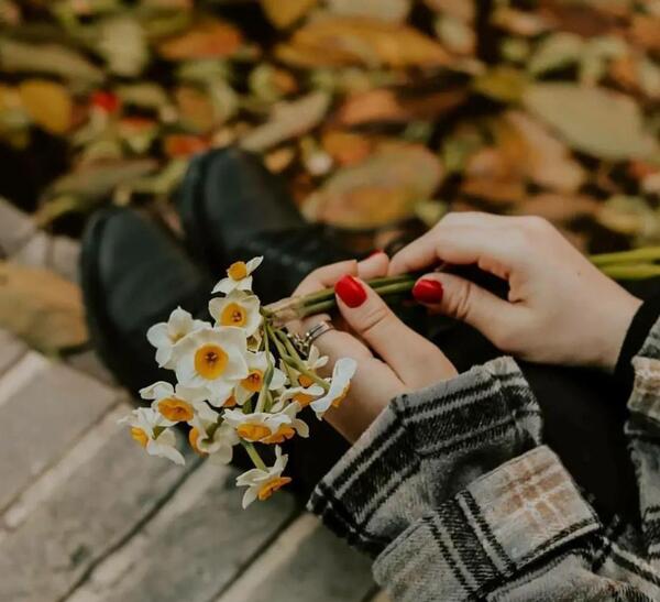 عکس پروفایل دخترونه زیبا لاکچری