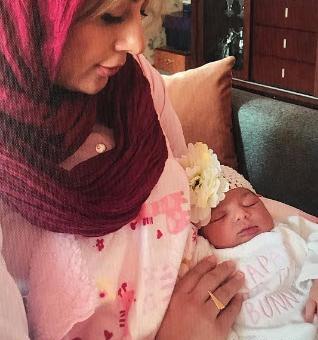 عکس زری در نیسان آبی