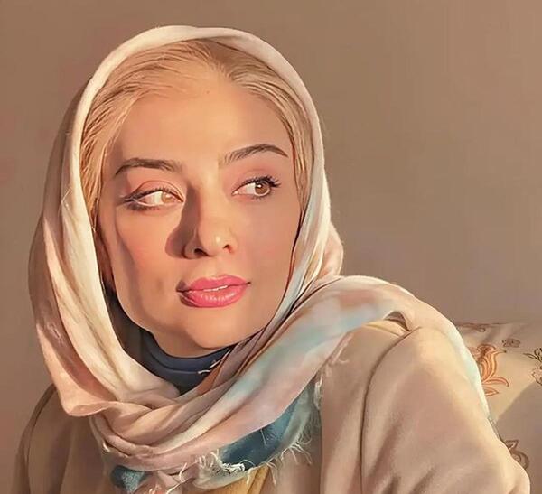 عکس زری در نیسان آبی