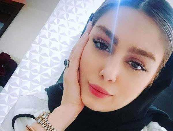 عکس زری در نیسان آبی
