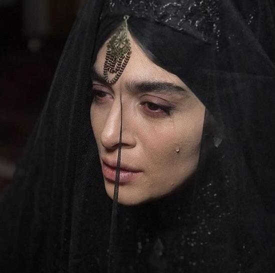 عکس واقعی طلا در فیلم بانوی عمارت