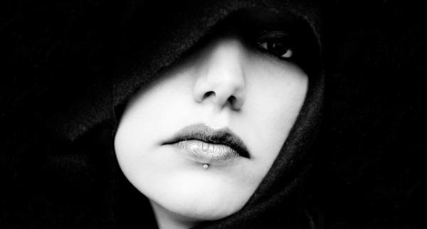 عکس پروفایل سیاه و غمگین دخترونه