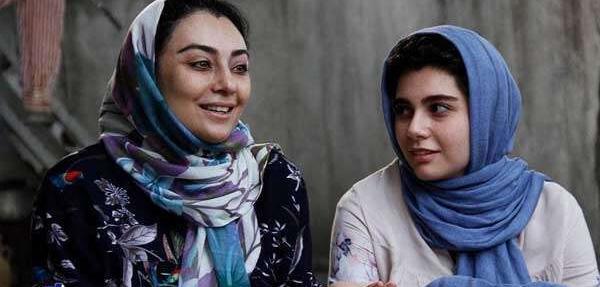عکس دختر جمشید در نیسان آبی