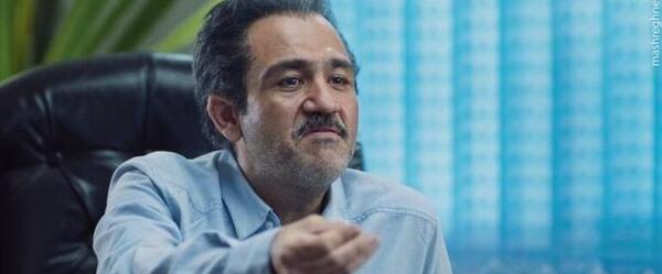 عکس نیسان آبی از بغل